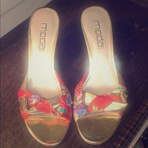 MODA spans gold and fabric kitten heels
